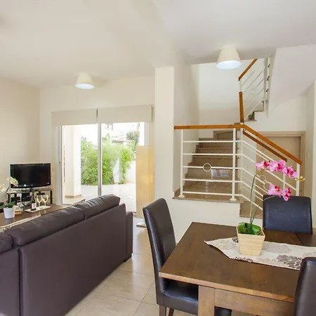 Located Close To Strip And Beach 89 Vilă Protaras