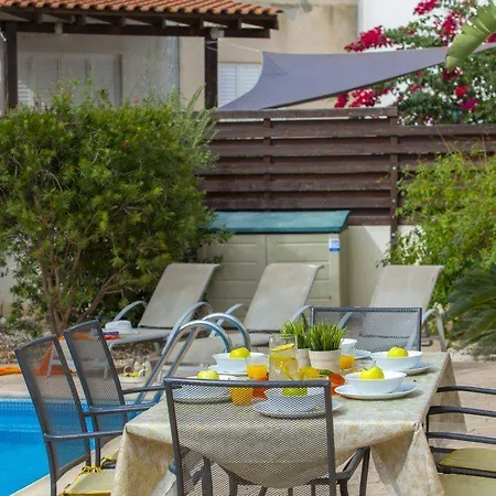 Located Close To Strip And Beach 89 Vilă Protaras