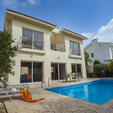 Located Close To Strip And Beach 89 Protaras