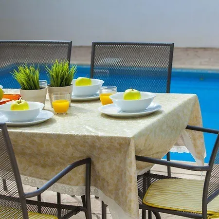Located Close To Strip And Beach 89 Protarász