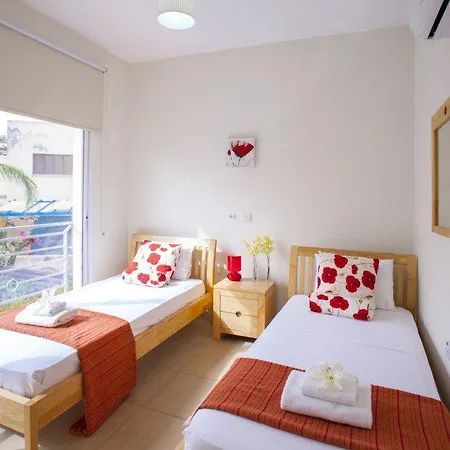 Located Close To Strip And Beach 89 Villa *