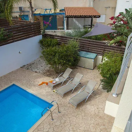 Located Close To Strip And Beach 89 Protarász