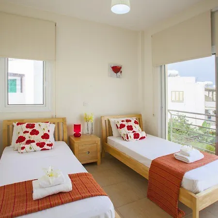 Villa Located Close To Strip&beach 89 *