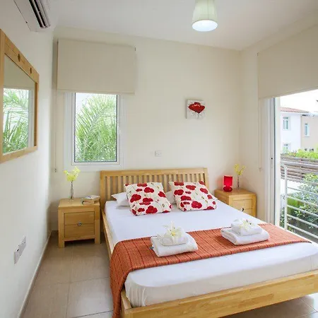 Villa Located Close To Strip&beach 89 *